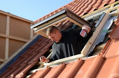 Pose de fenêtres de toit Velux à Noulens